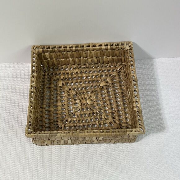 Vintage Square Woven Basket Catchall Interior Decor - Picture 4 of 13